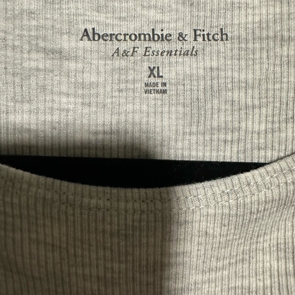 Abercrombie & Fitch Light Gray Ribbed Soft Tank Top Size XL - Picture 2 of 2
